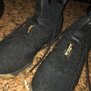 Nike LeBron XV